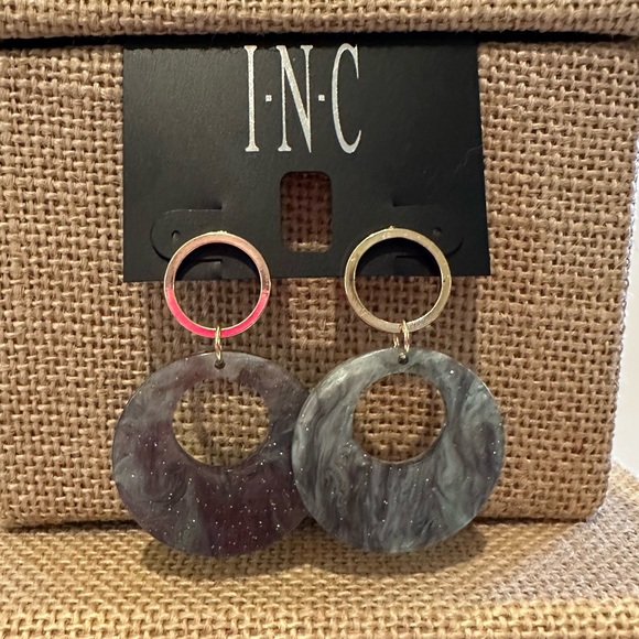 NWT INC Earrings - Green marbled acrylic faux tortoise circle, Gold tone - Picture 5 of 7